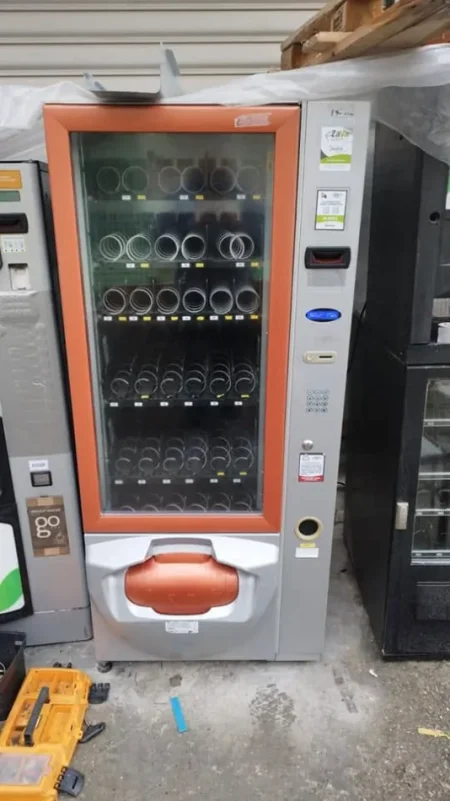 Shqiperi, shes Frigorifer Shiten makinëta automatike Në gjendje shumë të mirë, 069 238 7400