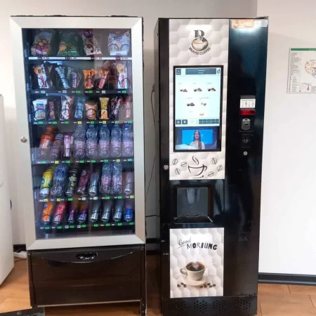 Shqiperi, shes Frigorifer Shiten makinëta automatike Në gjendje shumë të mirë, 069 238 7400