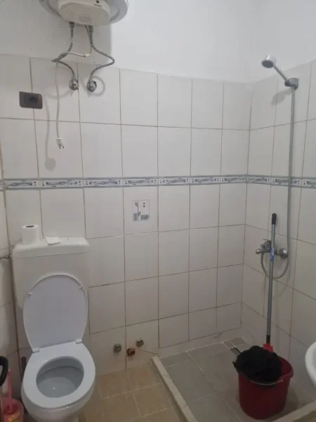 Tirane, jepet me qera apartament 2+1 Kati 4, 90 m² 450 € (Rruga e durresit)