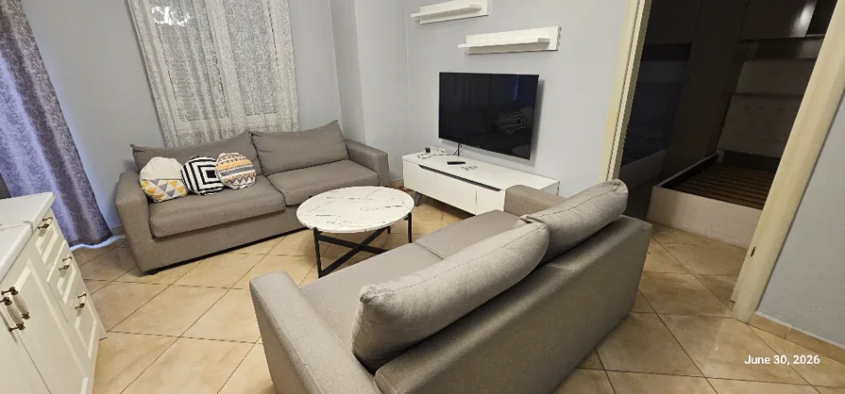 Tirane, jepet me qera apartament 1+1 Kati 3, 65 m² 400 € (Fondacioni eleonore)