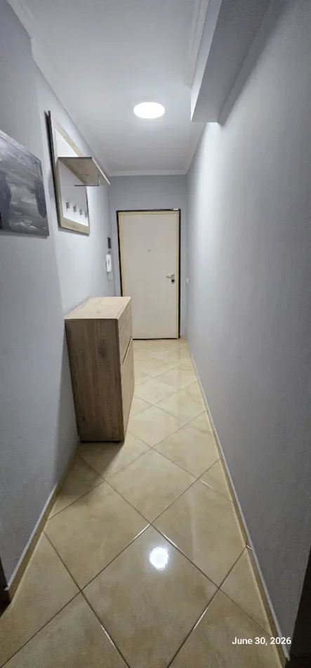 Tirane, jepet me qera apartament 1+1 Kati 3, 65 m² 400 € (Fondacioni eleonore)