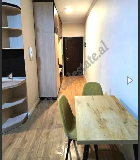 Tirane, jepet me qera apartament 1+1 Kati 2, 60 m² 500 € (Liqeni i thate)