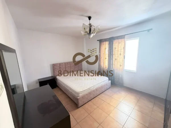 Shitet Apartament 2+1 ne rrugen Petro Nini Luarasi, prane Shkolles se Baletit (D8142Z-23)