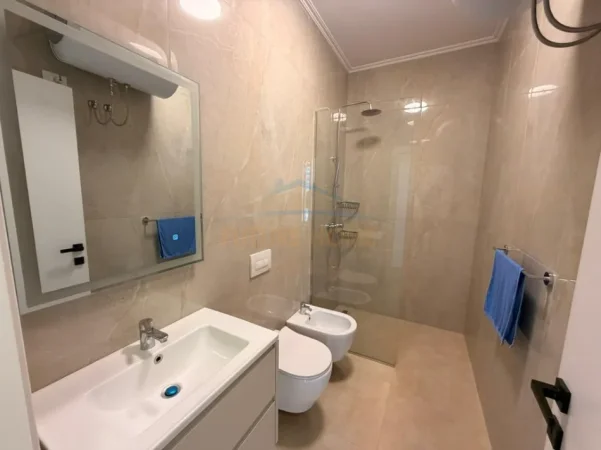 Tirane, jepet me qera apartament 2+1 Kati 5, 114 m² 2.000 € (Rruga e Kosovareve)
