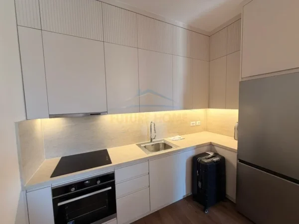 Tirane, jepet me qera apartament 2+1 Kati 5, 114 m² 2.000 € (Rruga e Kosovareve)