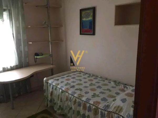 Tirane, jepet me qera apartament 1+1+Ballkon Kati 7, 100 m² 750 € (STACIONI I TRENIT)