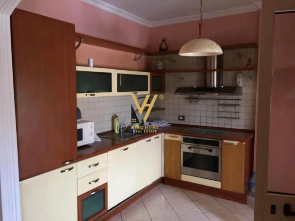 Tirane, jepet me qera apartament 1+1+Ballkon Kati 7, 100 m² 750 € (STACIONI I TRENIT)