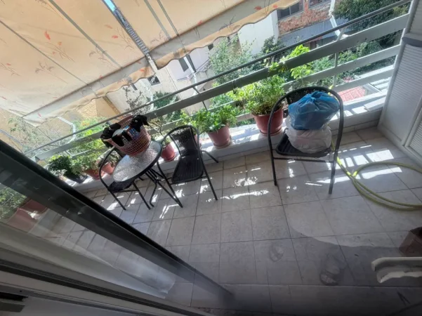 Tirane, jepet me qera apartament 2+1 Kati 2, 101 m² 700 € (Naim frasheri)
