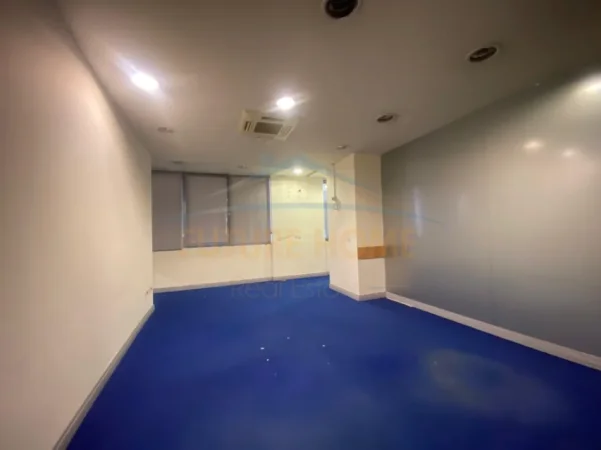 Tirane, jepet me qera ambjent biznesi Kati 4, 275 m² 2.500 € (zogu i zi)