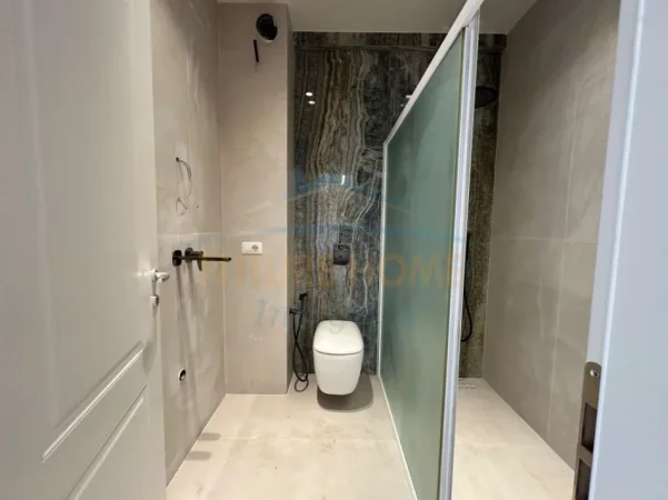 Tirane, jepet me qera apartament 2+1 Kati 2, 1.100 € 
