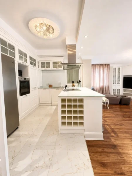 Tirane, jepet me qera apartament duplex 2+1 Kati 4, 180 m² 2.500 € (RRUGA E KAVAJES)