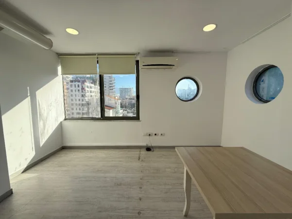 Tirane, shes zyre Kati 4, 275 m² (zogu i zi)
