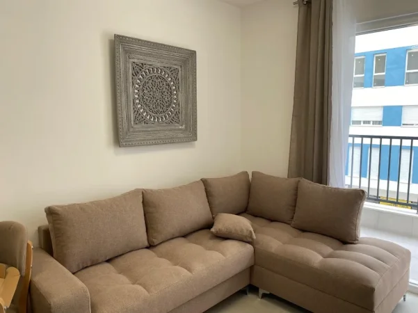 Tirane, jepet me qera apartament 1+1+Ballkon Kati 2, 60 m² 450 € (Univers City)