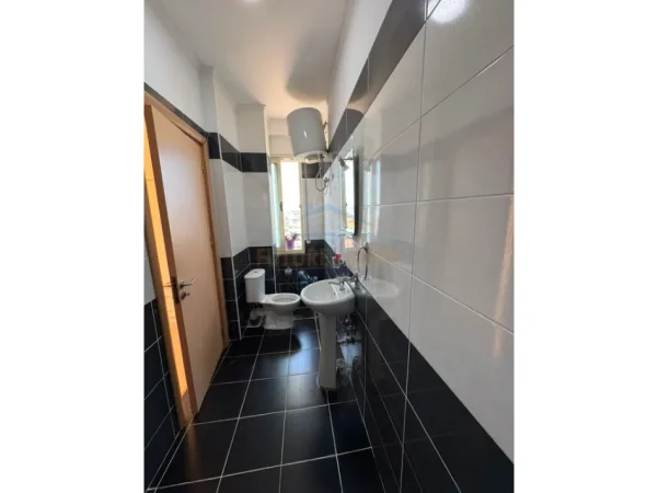 Tirane, shitet apartament 2+1+Aneks+Ballkon Kati 7, 114 m² 155.000 € (Fresku)