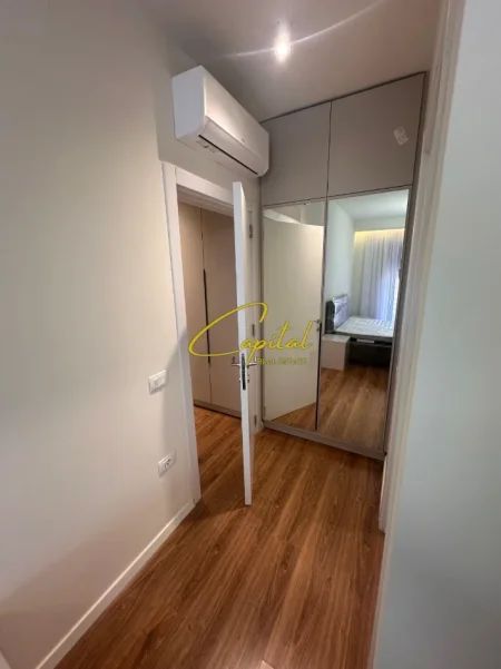 Tirane, jepet me qera apartament 2+1 Kati 6, 115 m² 1.000 € (LAPRAKE)