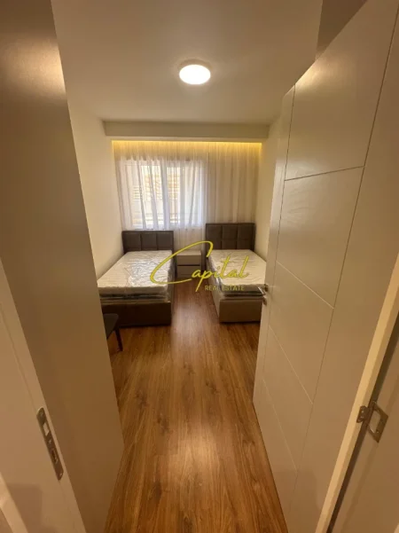 Tirane, jepet me qera apartament 2+1 Kati 6, 115 m² 1.000 € (LAPRAKE)