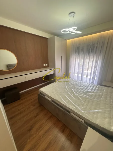 Tirane, jepet me qera apartament 2+1 Kati 6, 115 m² 1.000 € (LAPRAKE)