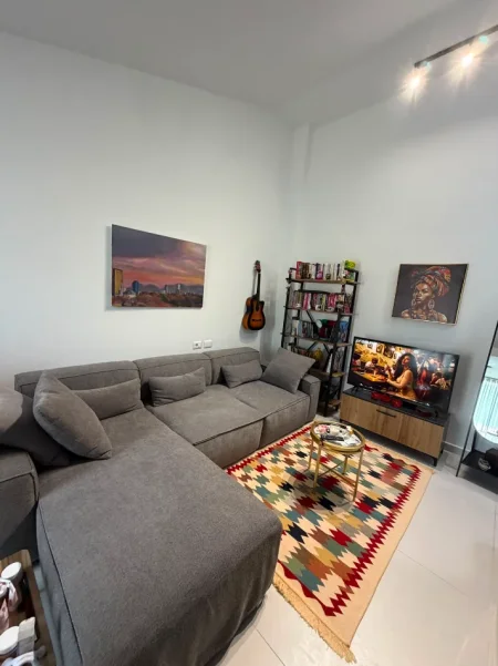 Tirane, jepet me qera apartament 1+1 Kati 4, 64 m² 100.000 € (Fresk)