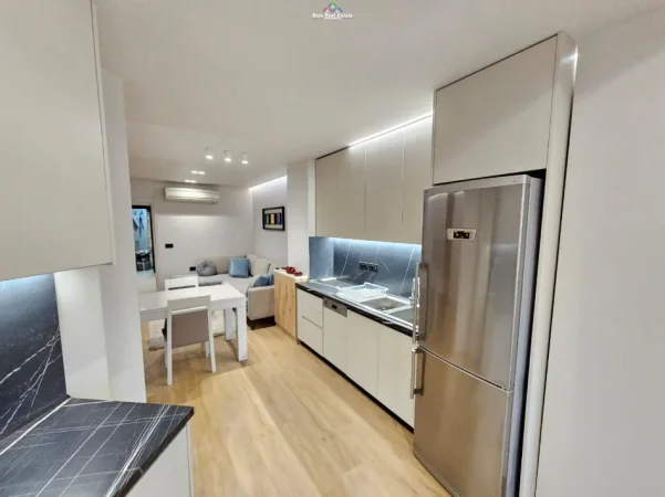 Shqiperi, jepet me qera apartament 1+1+Ballkon , 75 m² 800 € (Sulejman Delvina)