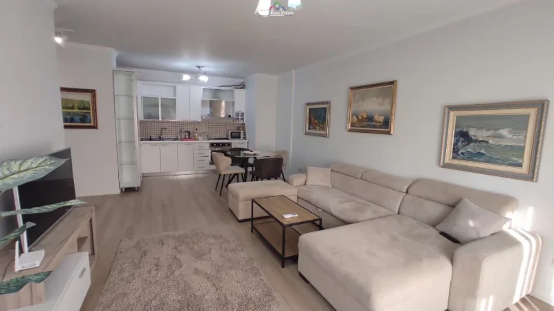 Tirane, jepet me qera apartament 1+1+Ballkon Kati 6, 80 m² 650 € (Rrugica e Sales)