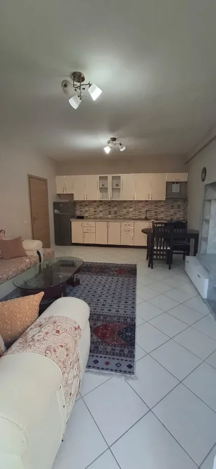 Tirane, jepet me qera apartament 2+1+Ballkon Kati 3, 106 m² 500 € (Rruga loni ligori Astir)