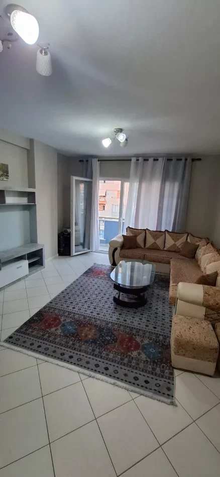 Tirane, jepet me qera apartament 2+1+Ballkon Kati 3, 106 m² 500 € (Rruga loni ligori Astir)
