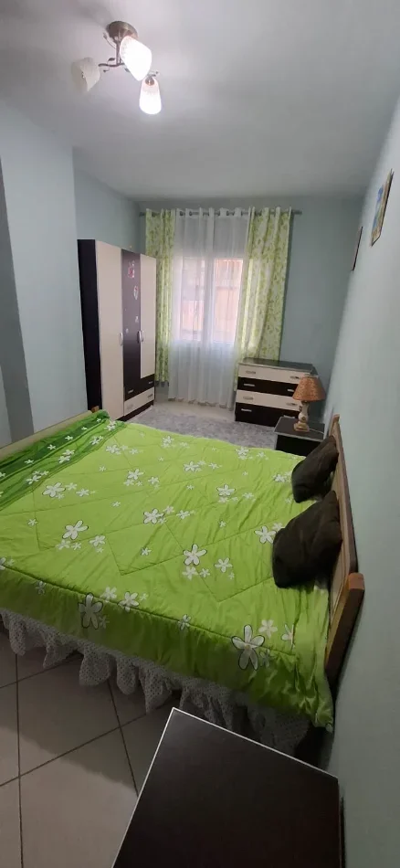 Tirane, jepet me qera apartament 2+1+Ballkon Kati 3, 106 m² 500 € (Rruga loni ligori Astir)