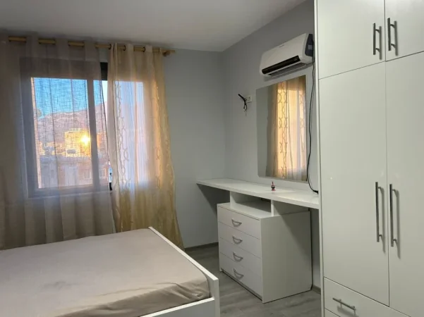 Tirane, jepet me qera apartament 2+1 Kati 7, 102 m² 650 € (SHKOLLA E BALETIT TIRANE)