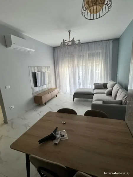 Tirane, jepet me qera apartament 1+1+Ballkon Kati 2, 65 m² 600 € (Kompleksi Trio Towers)