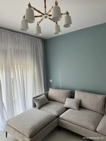 Tirane, jepet me qera apartament 1+1+Ballkon Kati 2, 65 m² 600 € (Kompleksi Trio Towers)