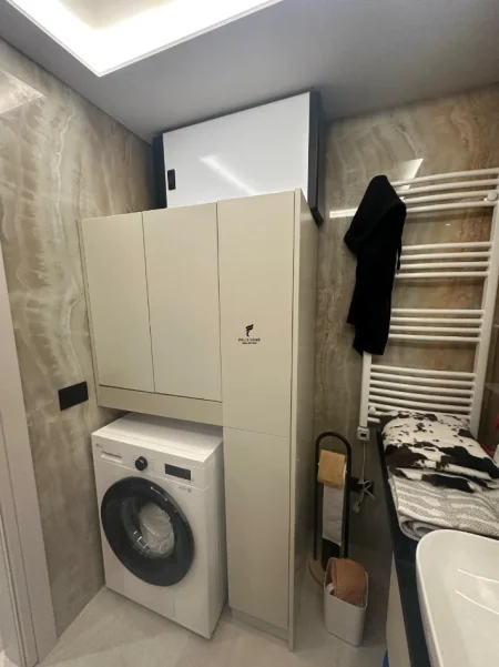 Tirane, jepet me qera apartament 1+1 Kati 5, 80 m² 800 € (VASIL SHANTO)
