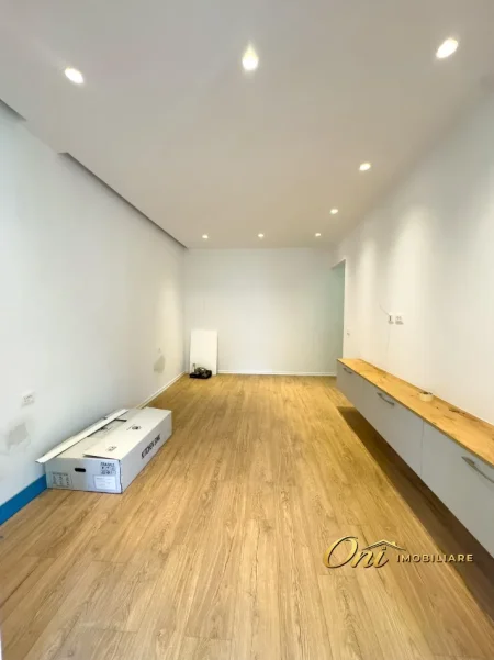 Tirane, shitet apartament 2+1 Kati 5, 93 m² 140.000 € (PRANE PASTICERI MELISA)