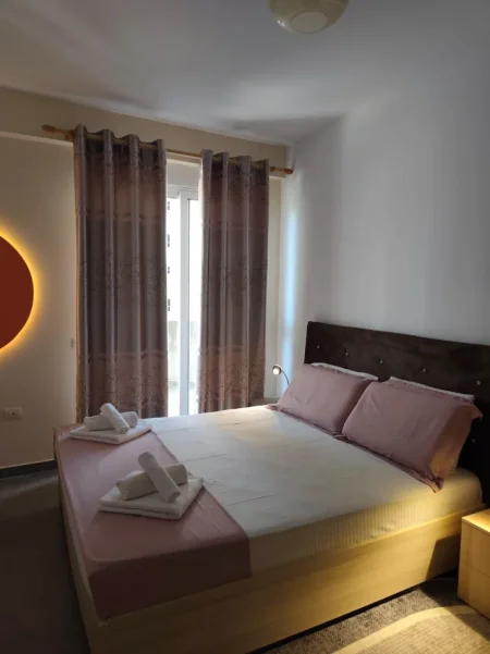 Tirane, jepet me qera apartament 1+1 Kati 4, 70 m² 600 € (RRUGA NDRE MJEDA)