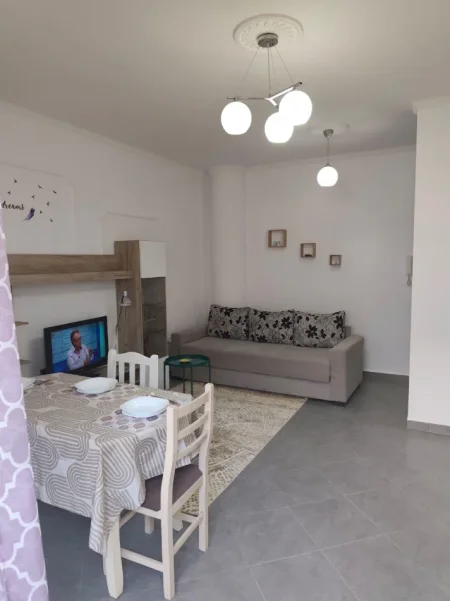 Tirane, jepet me qera apartament 1+1 Kati 4, 70 m² 600 € (RRUGA NDRE MJEDA)