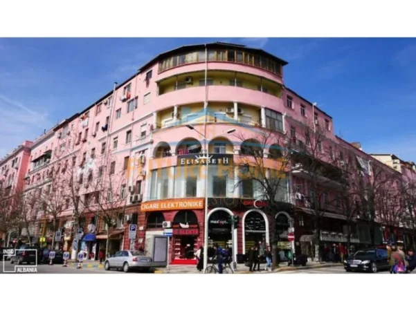Tirane, jepet me qera ambjent biznesi Kati 4, 95 m² 750 € (Shallvaret)
