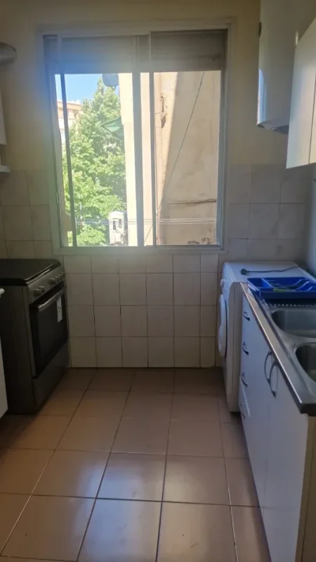 Tirane, jepet me qera apartament 1+1 Kati 3, 64 m² 500 € (Mozaiku i Tiranes ,21 Dhjetori)
