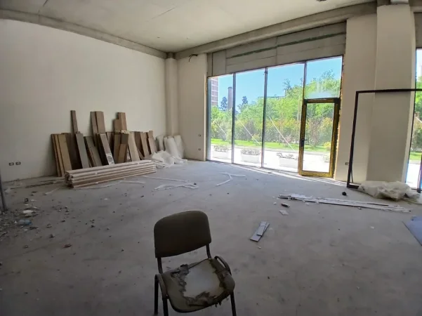 Tirane, jepet me qera nga Pronari, pa-komision ambjent biznesi Kati 0, 87 m² 900 € (Rruga Don Bosko)