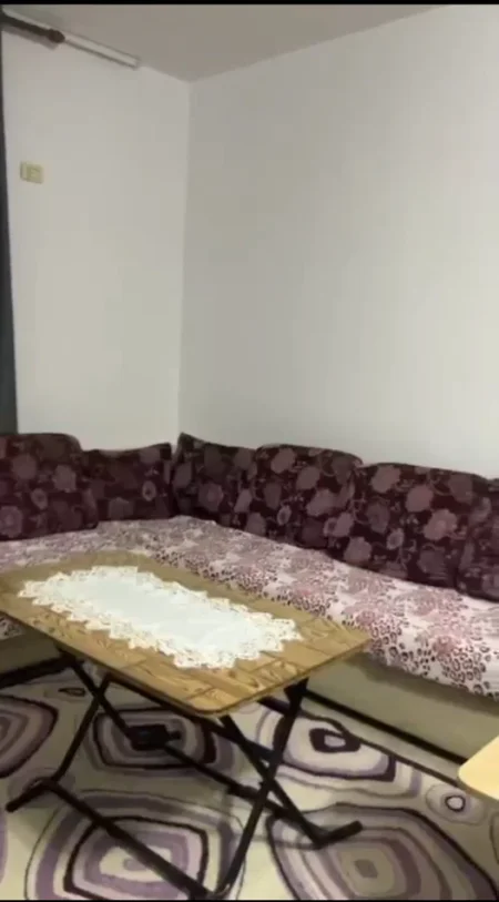 Tirane, jepet me qera apartament 1+1+Ballkon Kati 5, 60 m² (Pran Bar 2 Palmat,Astir)