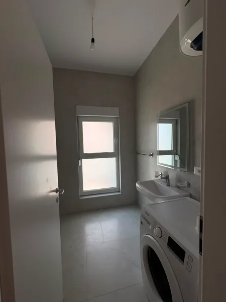 Tirane, jepet me qera apartament 1+1+Ballkon Kati 5, 65 m² 400 € (Kompleksi Kaimi Ali Dem)