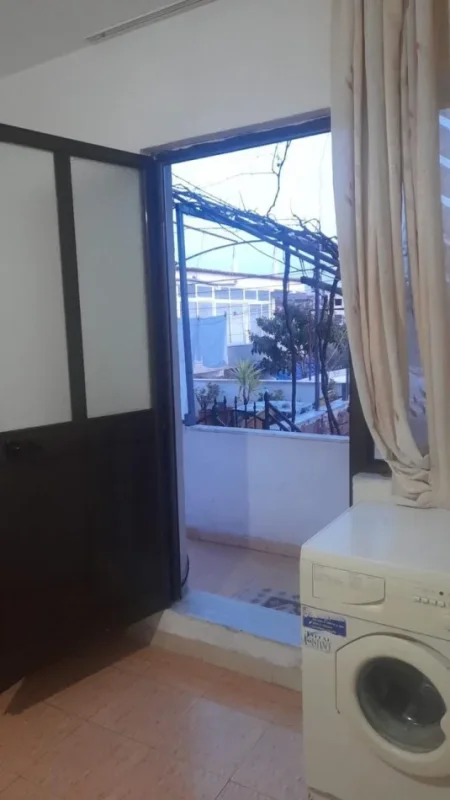 Tirane, jepet me qera apartament 1+1 Kati 2, 60 m² 350 € (Don Bosko)