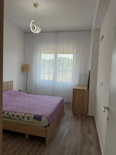 Tirane, jepet me qera apartament 2+1+Ballkon Kati 10, 90 m² 600 € (Golden Park 3) prane Rruges se Kavajes