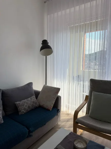 Tirane, jepet me qera apartament 2+1+Ballkon Kati 10, 90 m² 600 € (Golden Park 3) prane Rruges se Kavajes