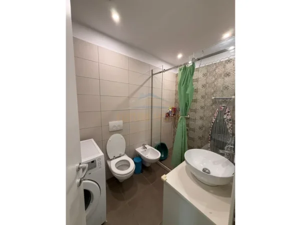 Tirane, jepet me qera apartament 2+1+Ballkon Kati 6, 100 m² 750 € (Fusha e Aviaciont)