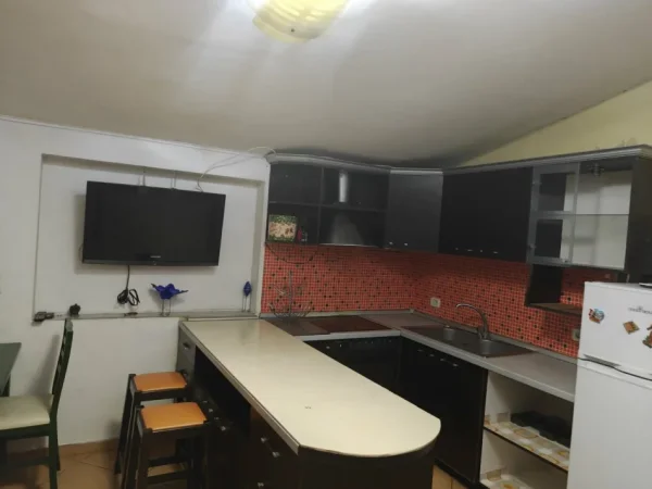 Tirane, jepet me qera apartament 2+1 Kati 3, 84 m² 400 € (Universiteti Zonja e Keshillit te Mire)