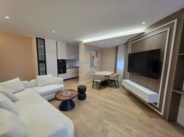 Tirane, jepet me qera apartament 2+1+Ballkon Kati 3, 117 m² 1.200 € (Rruga e Durresit)