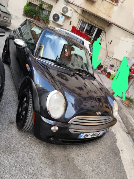 Tirane, shes makine Mini cooper Benzin, e zeze manuale Kondicioner 230.000 km 4.500 €