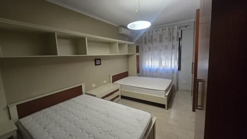 Shqiperi, jepet me qera nga Pronari, pa-komision apartament 1+1+Ballkon Kati 3, 70 m²