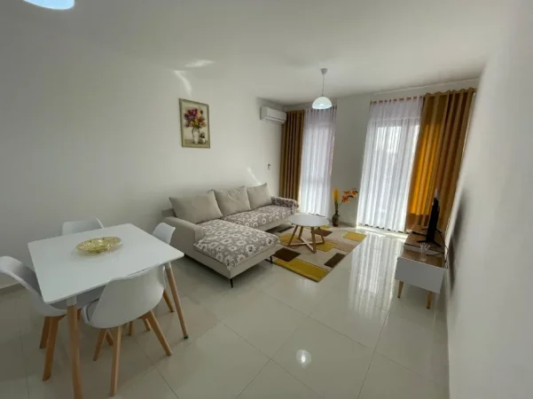 Tirane, jepet me qera apartament 1+1+Ballkon Kati 5, 65 m² 500 € (Kompleksi Arlis, pranë Farmacia 10)