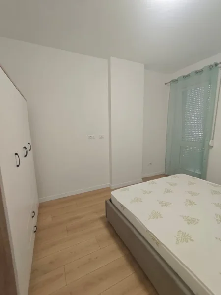 Tirane, jepet me qera apartament 1+1 Kati 2, 58 m² (Univers City)