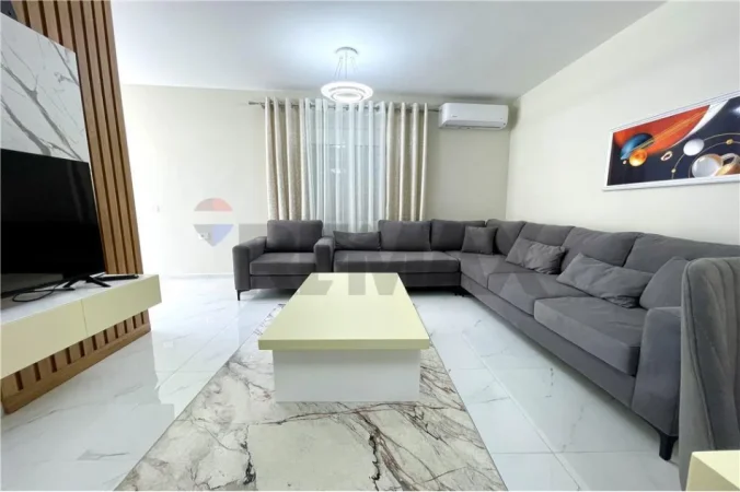 Tirane, jepet me qera apartament 2+1+Ballkon Kati 6, 110 m² 750 € (Mine peze)